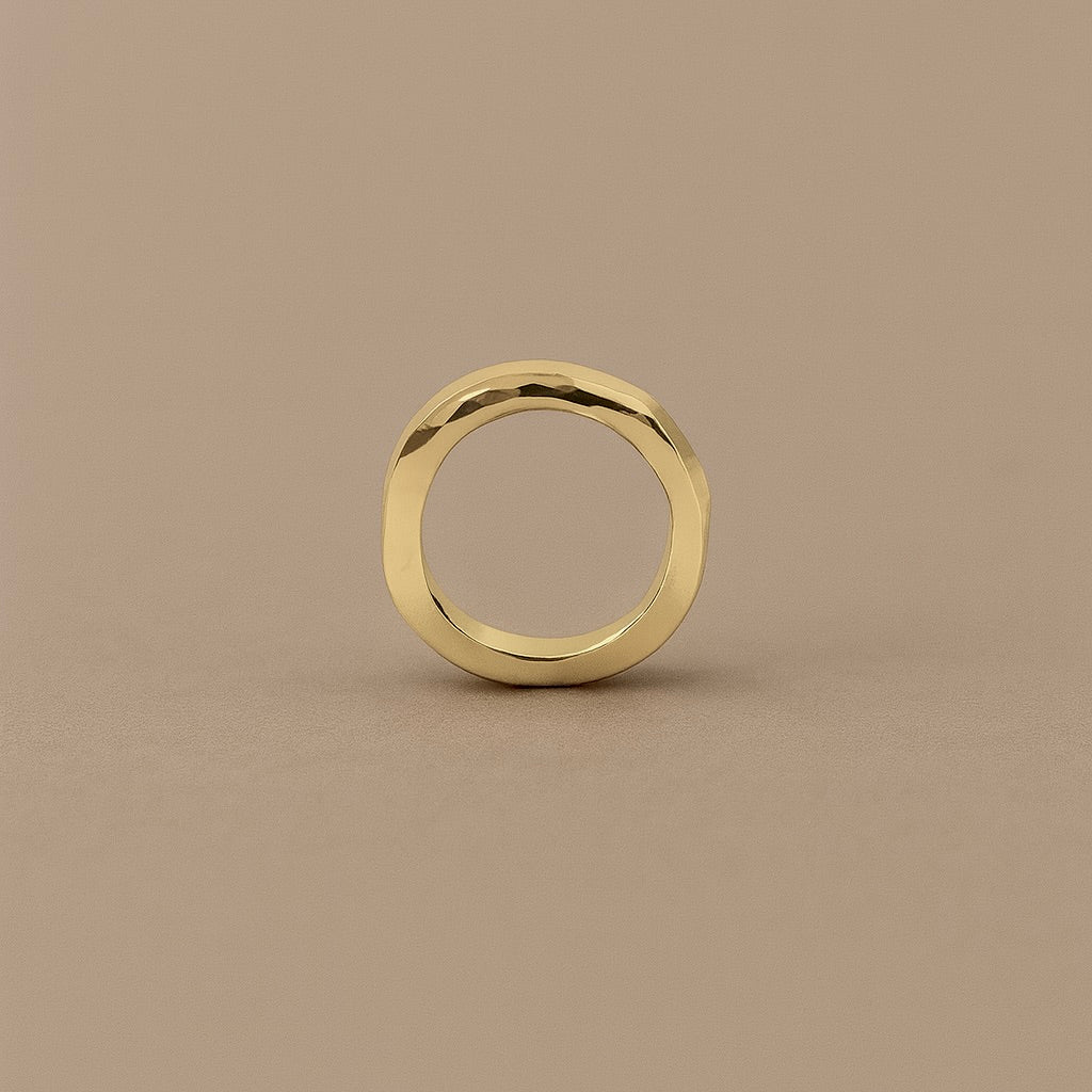 Anello fede martellata