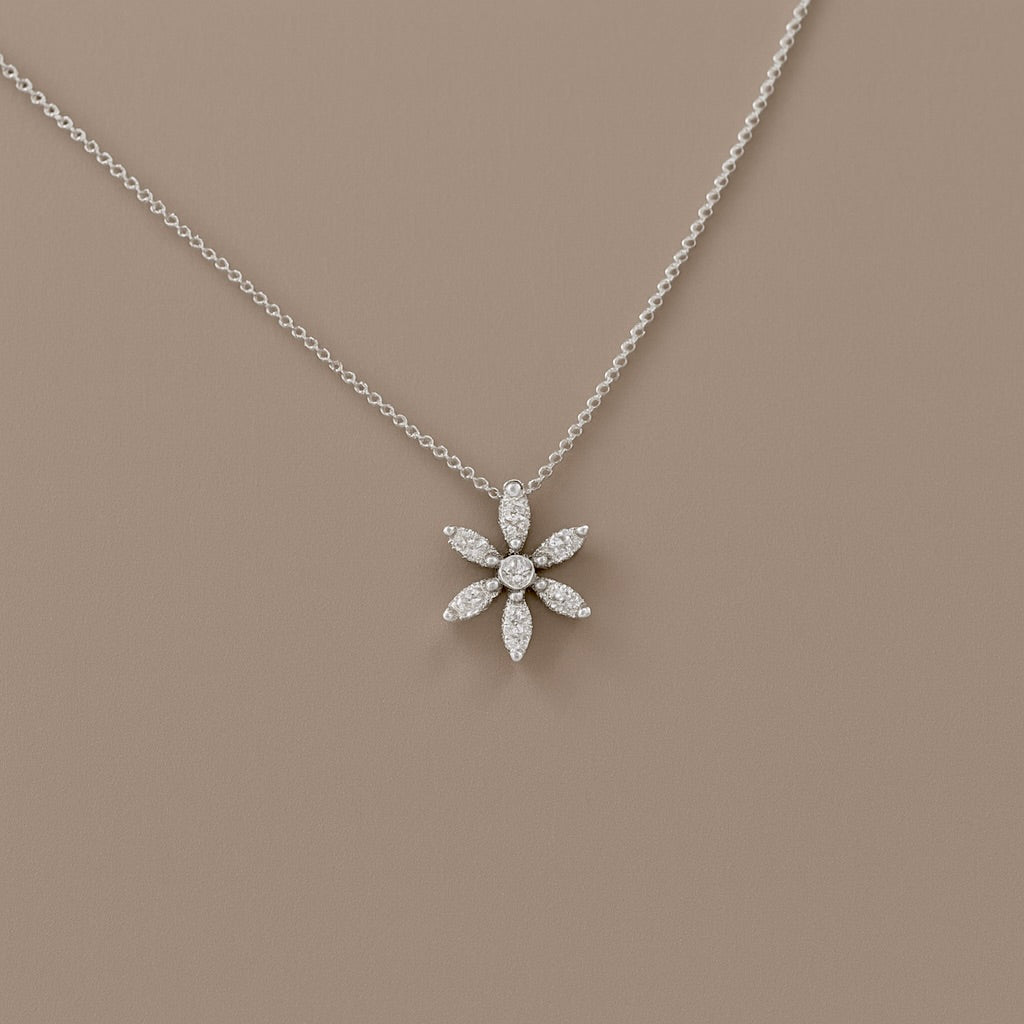 Ciondolo fiore diamanti