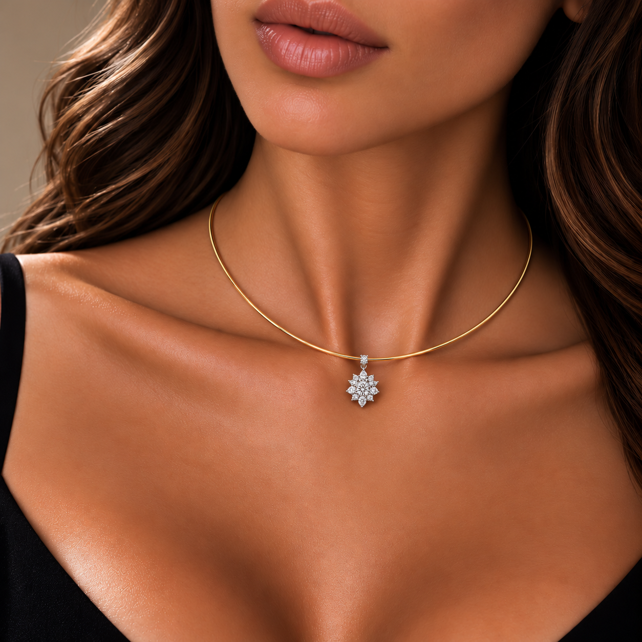 Collarino con pendente fiore diamanti bianchi