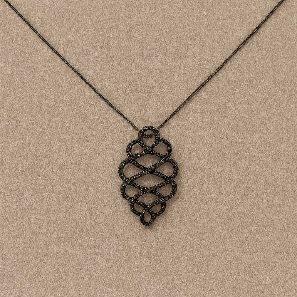 Ciondolo Nodo Tibetano argento diamanti black