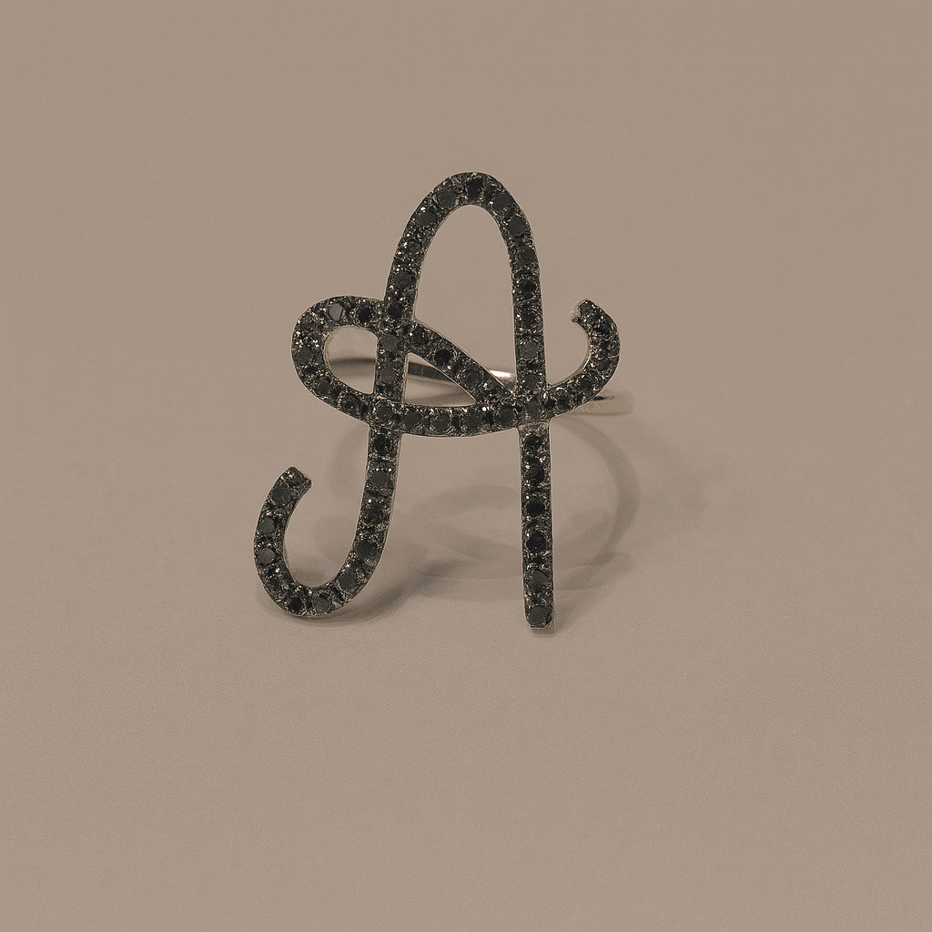 Anello iniziale "A" argento diamanti black