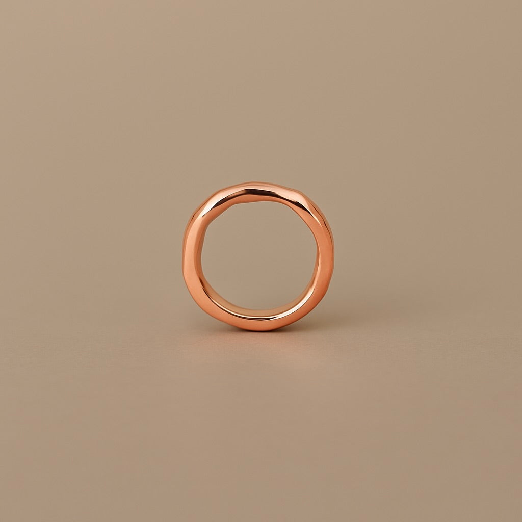 Anello fede martellata