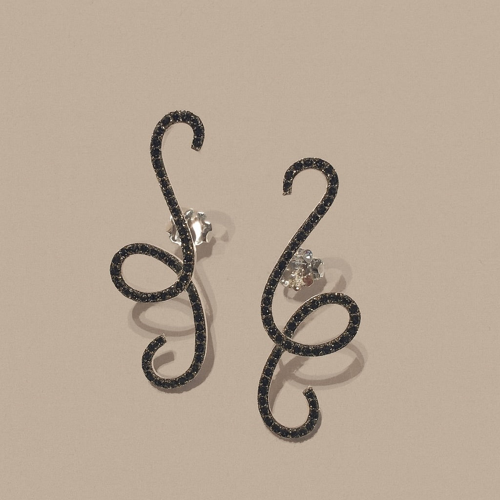 Orecchini in argento con diamanti black