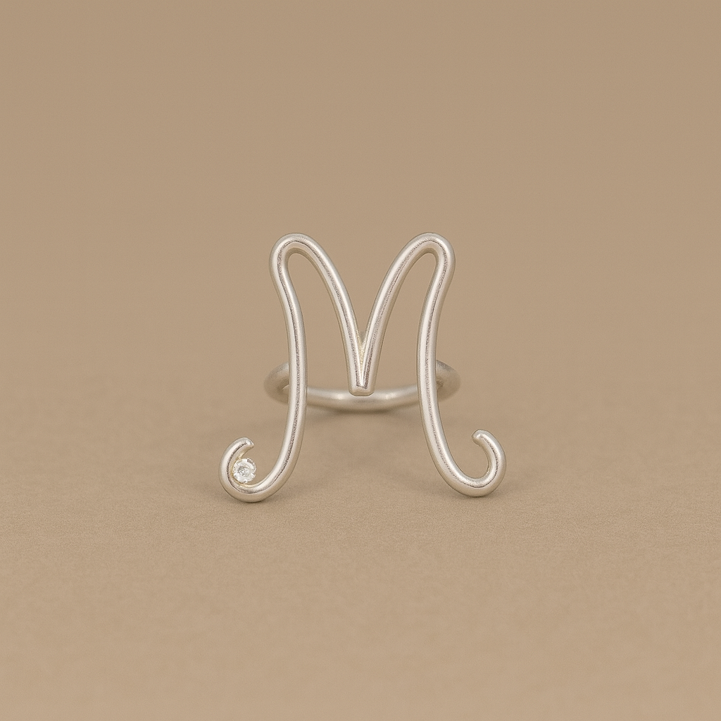 Anello argento iniziale M